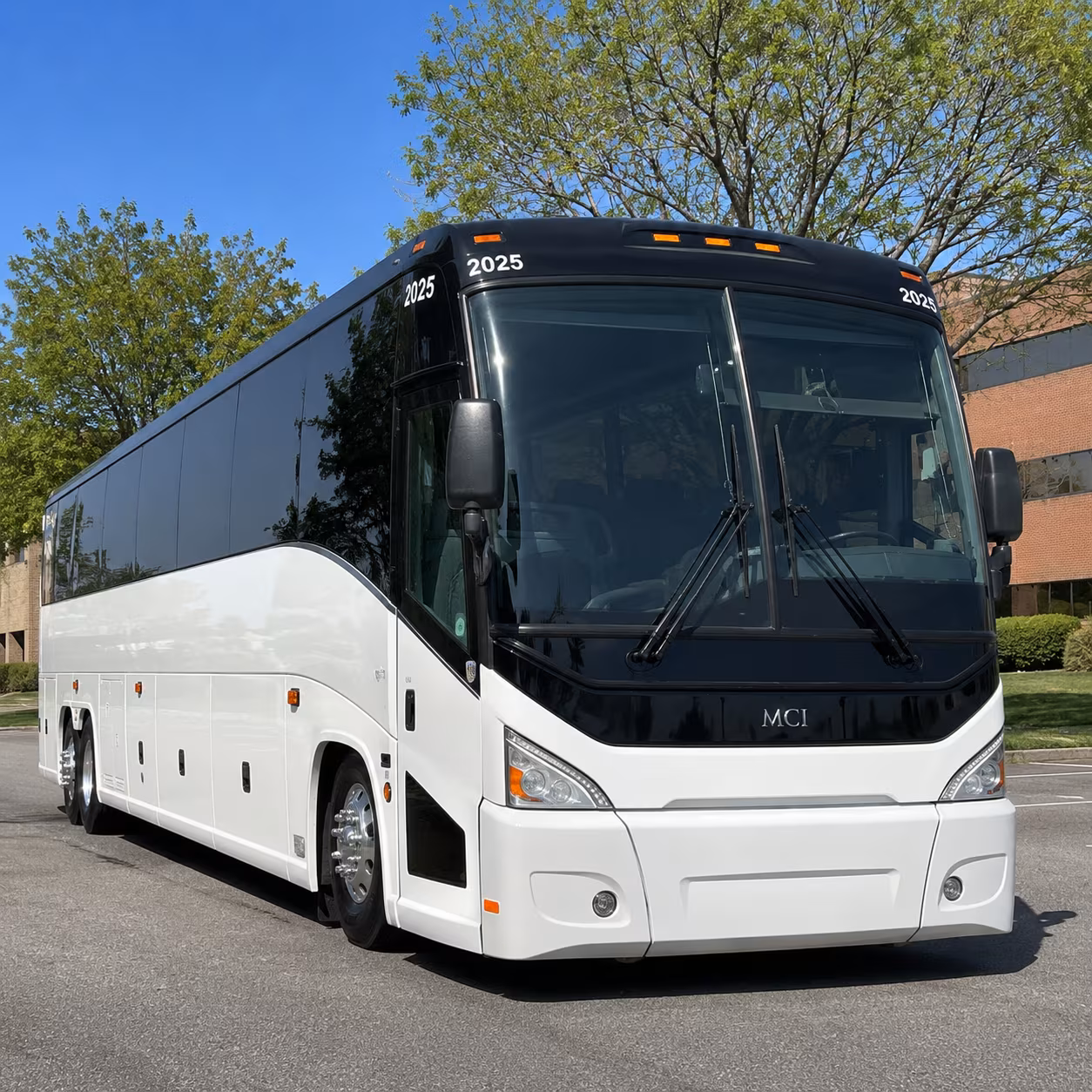 corporate airport transfer buses between new braunfels and sat or aus