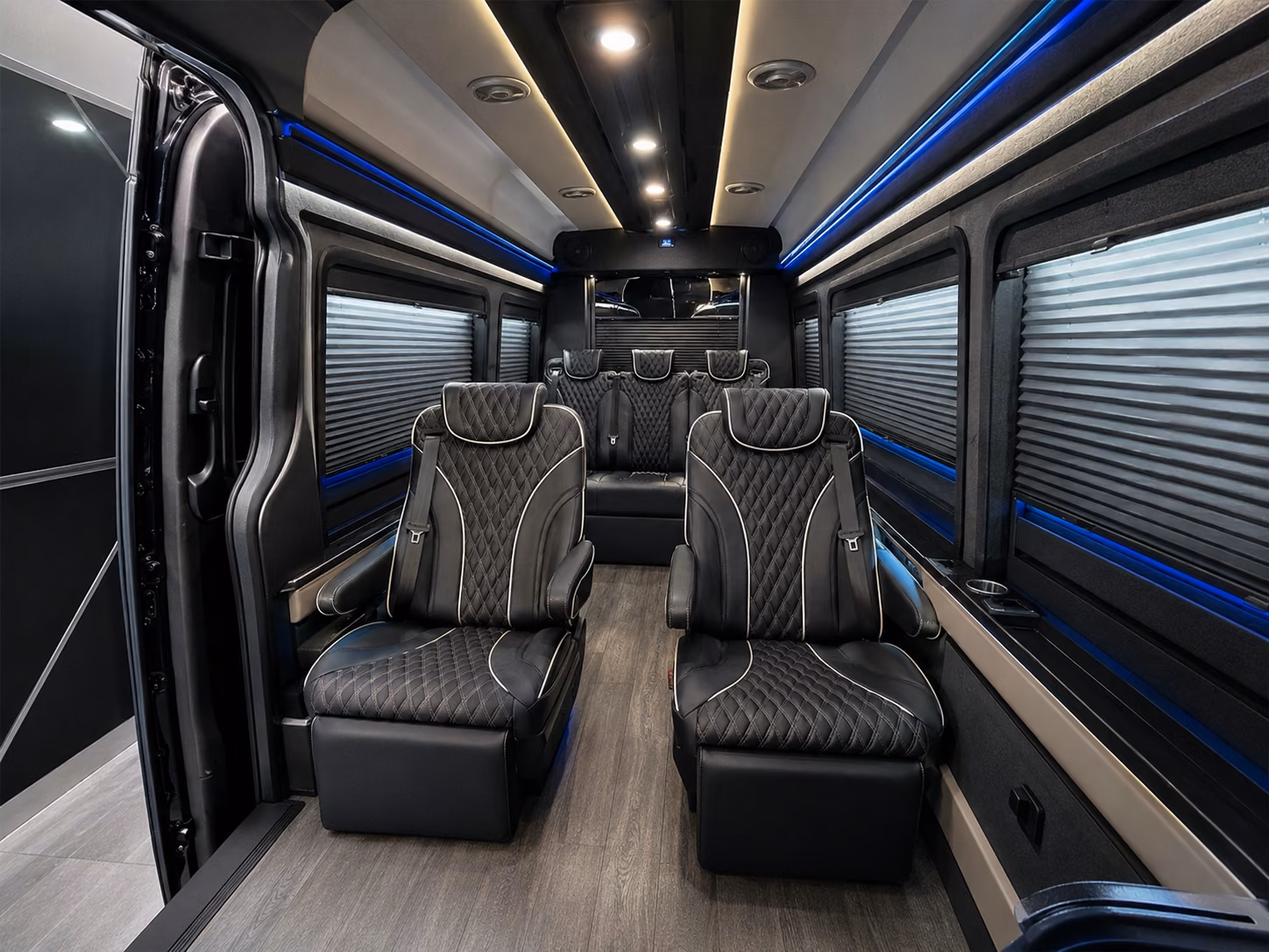 group airport transfers for wurstfest schlitterbahn and new braunfels events